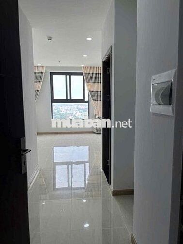 Chủ cần thuê gấp căn 2phòng ngủ Bcons Garden ,Nội thất cơ bản