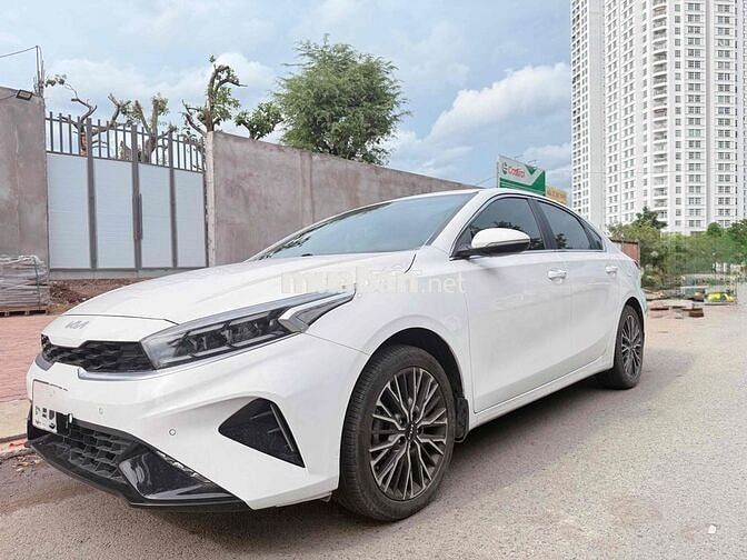 Kia K3 1.6 Premium 2022 Trắng 5 chỗ
