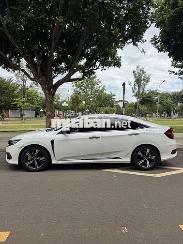 Honda Civic 2018 1.5 Turbo Trắng 33.000km