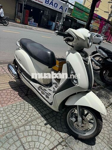 Yamaha Grande Trắng