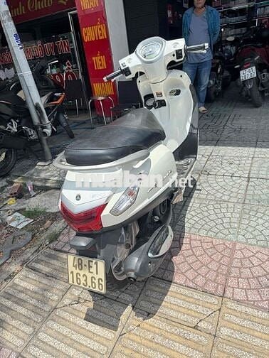 Yamaha Grande Trắng