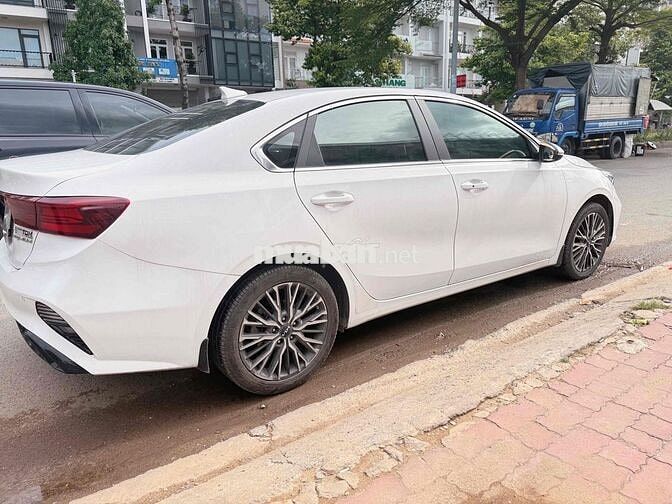 Kia K3 1.6 Premium 2022 Trắng 5 chỗ
