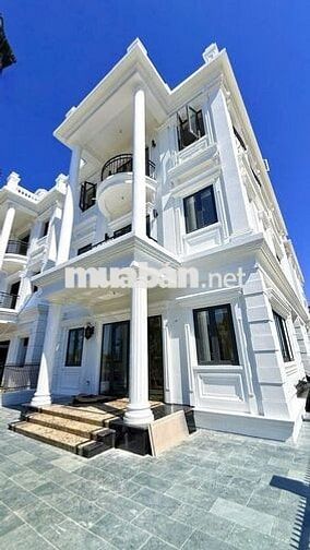 BIỆT THỰ NGHĨ DƯỠNG ĐƠN LẬP CÓ SÂN VƯỜN CỐT NỀN CAO KHÔNG NGẬP LỤT