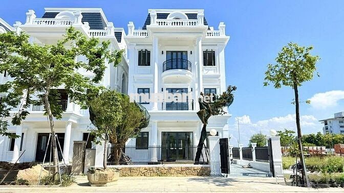 BIỆT THỰ NGHĨ DƯỠNG ĐƠN LẬP CÓ SÂN VƯỜN CỐT NỀN CAO KHÔNG NGẬP LỤT