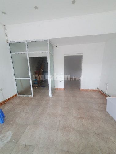 Cho thuê mặt bằng kinh doanh tầng 1 đường Nguyễn Huy Tưởng