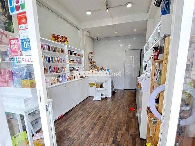 MẶT TIỀN  3m x 8m mặt tiền Đường 3 Tháng 2 Quận 10 chỉ 10 tr/tháng