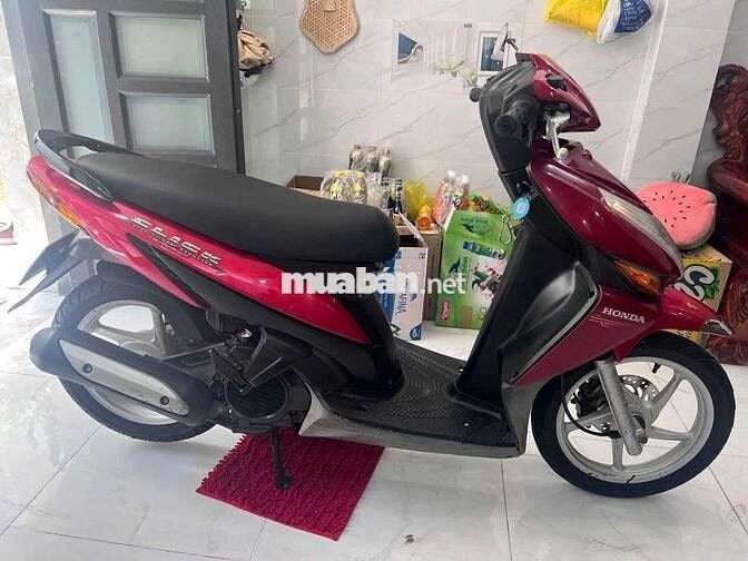 Honda Click đỏ