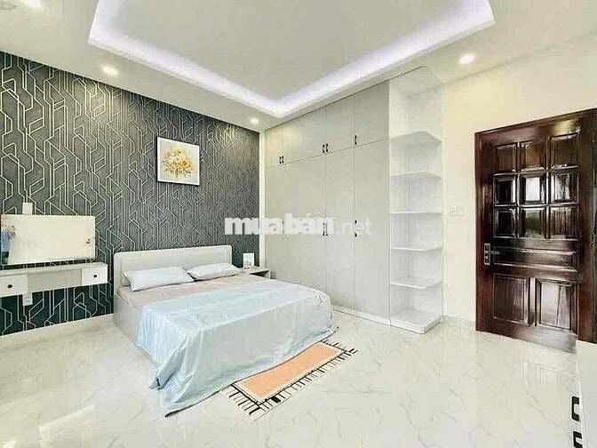 Mặt Tiền Khu HIỀN VƯƠNG, 4 Tấm, 4 x 18m, 5 Phòng Ngủ, 5 wc, sân Thượng