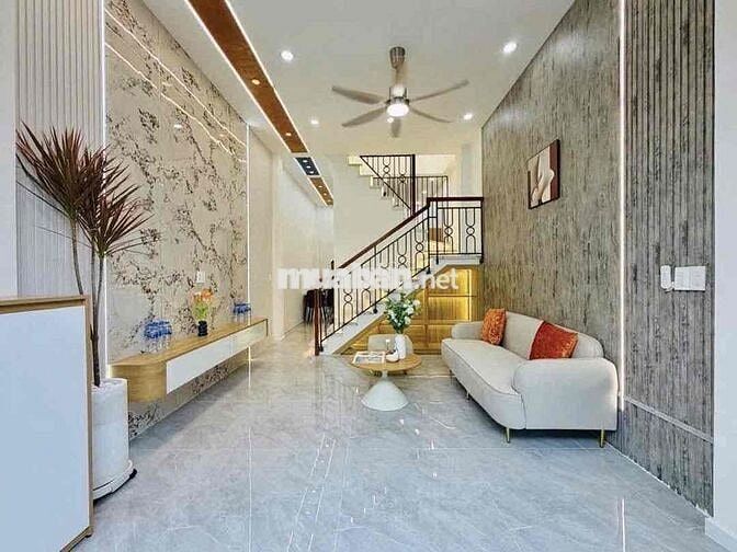 Mặt Tiền Khu HIỀN VƯƠNG, 4 Tấm, 4 x 18m, 5 Phòng Ngủ, 5 wc, sân Thượng