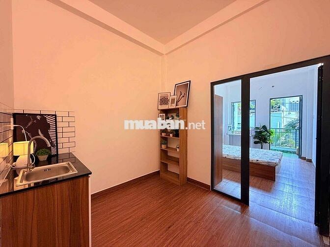 1PN + 1PK ban công rộng 40m2 Đi bộ Qua UEH GẦN VẠN HẠNH MALL HUFLIT