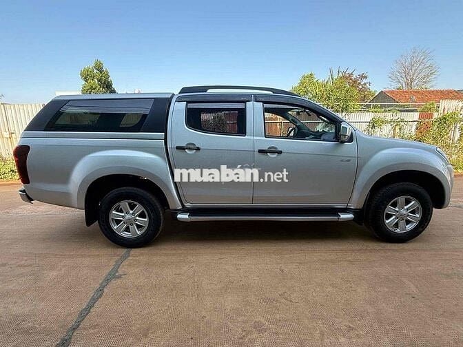 ISUZU DMAX 2016 MT 4X2 XE CÒN KHÁ ĐẸP