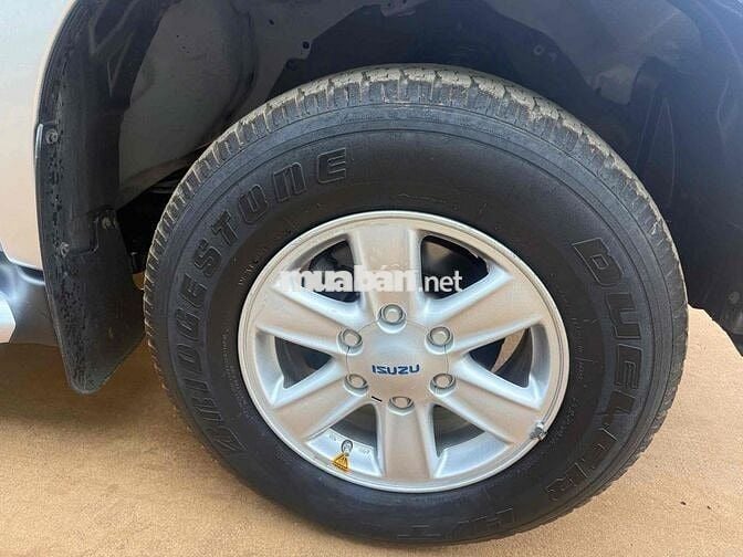 ISUZU DMAX 2016 MT 4X2 XE CÒN KHÁ ĐẸP