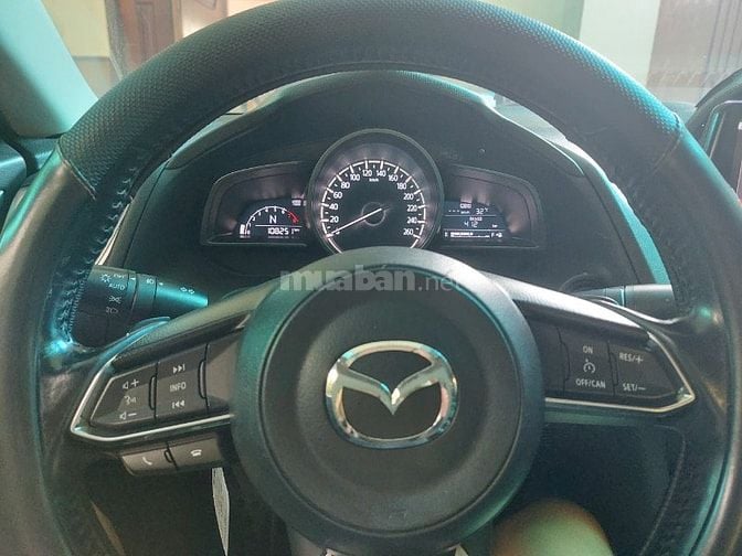 Em cần tiền Kd bán gấp con Mazda 3 cuối 2017 mới chạy 10v8 