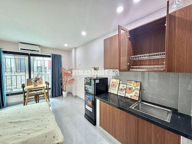 CHO THUÊ CĂN HỘ STUDIO BAN CÔNG CỬA SỔ THOÁNG NẰM NGAY QUẦN NGỰA