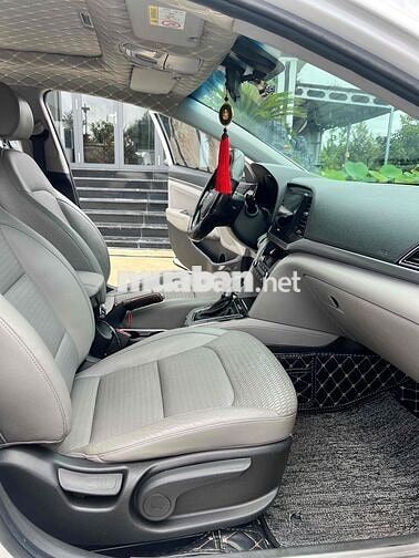 Hyundai Elantra 2017 Số tự động Trắng
