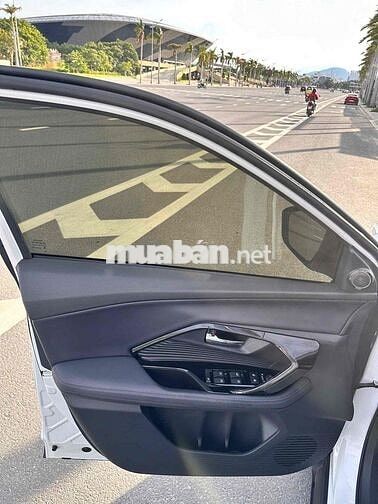 Toyota Yaris Cross HEV 2023 Trắng Hybrid