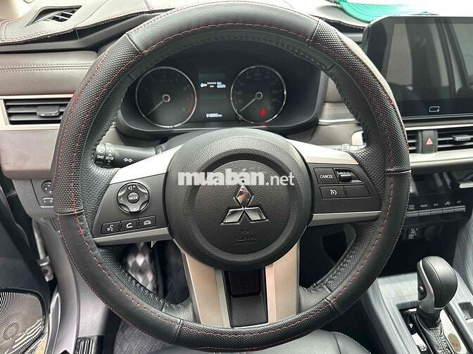 Mitsubishi Xpander Premium 2023 17.900 km Bạc