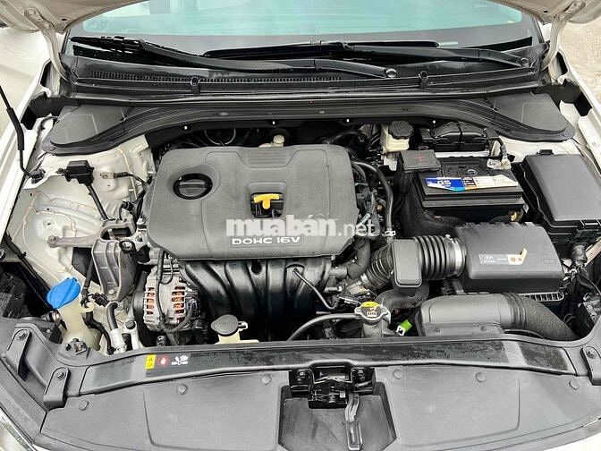 Hyundai Elantra 2017 Số tự động Trắng