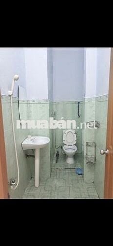 Phòng trọ rộng đẹp Dương Bá Trạc, tollet, lối đi riêng, có ban công.