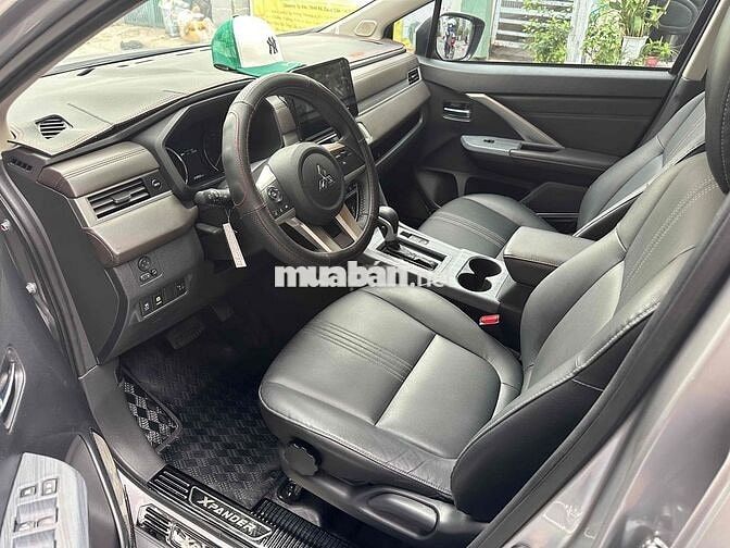 Mitsubishi Xpander Premium 2023 17.900 km Bạc