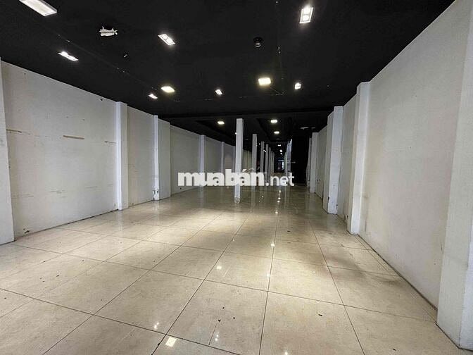 MẶT BẰNG THUẬN TIỆN KINH DOANH SHOWROOM