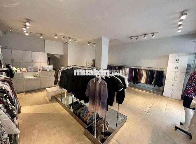 MẶT BẰNG shop thời trang Dt: 8x20m số 209 Nguyễn Đình Chiểu, Q3