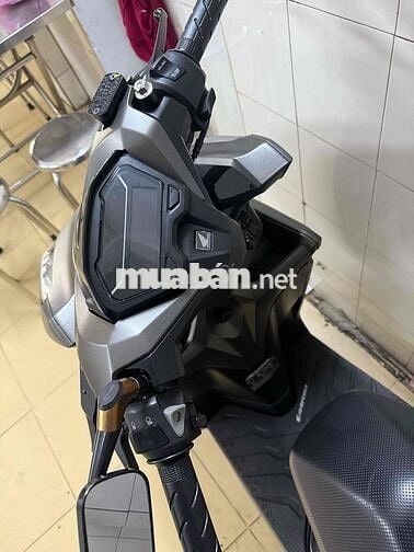 Honda Vario 150 vàng cát cuối 2020