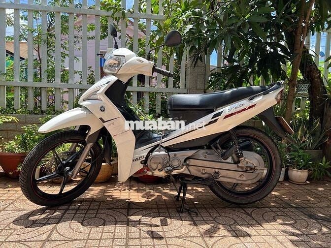 Yamaha Sirius Fi Trắng . Zin toàn tập, còn 2 chia