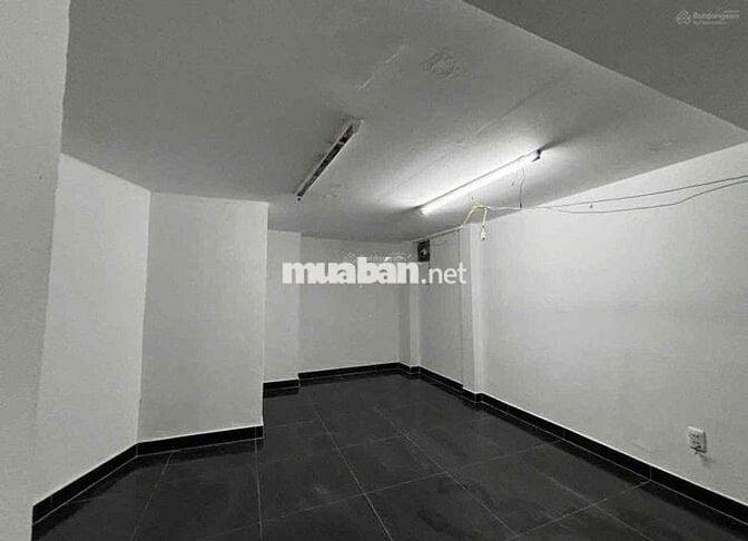 MẶT BẰNG shop thời trang Dt: 8x20m số 209 Nguyễn Đình Chiểu, Q3