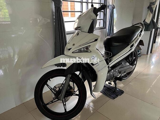 Yamaha Sirius Fi Trắng . Zin toàn tập, còn 2 chia