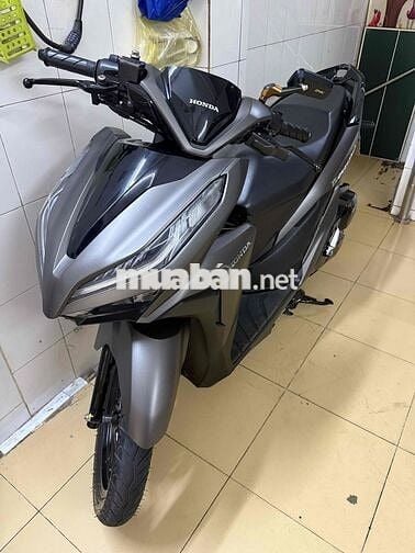 Honda Vario 150 vàng cát cuối 2020