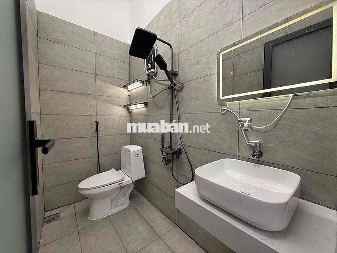 Căn Hộ 1 Phòng Ngủ  ... Ngay Đại Học Huflit ... Sát Vách Vạn Hạnh Mall