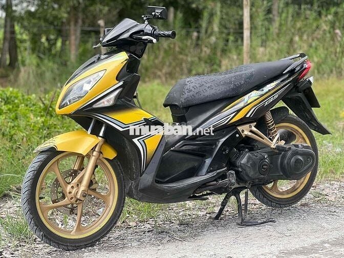 Yamaha Nouvo LX 135 Vàng đen 135cc