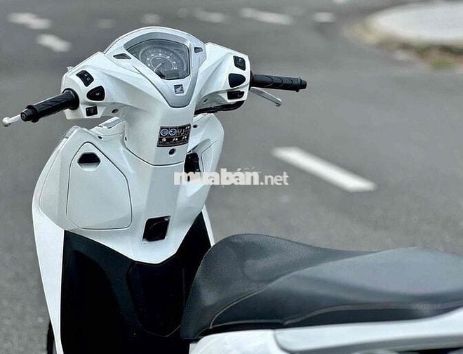 Honda Lead 4val 2022 Trắng