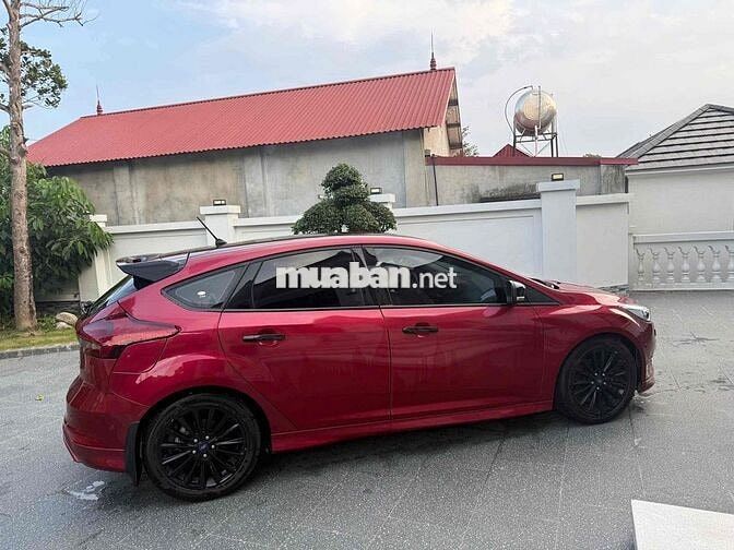 Ford Focus Tự động màu Đỏ