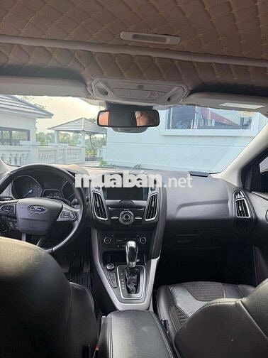 Ford Focus Tự động màu Đỏ