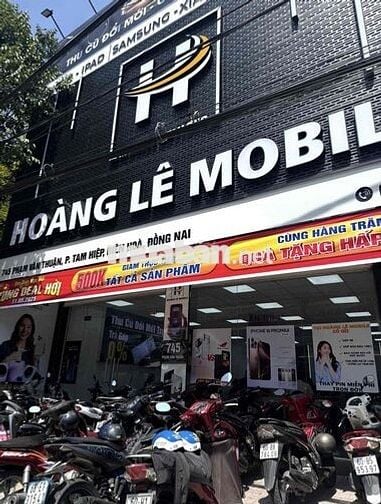 2 nhân viên nữ bán hàng điện thoại+ rep page