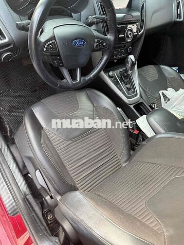 Ford Focus Tự động màu Đỏ