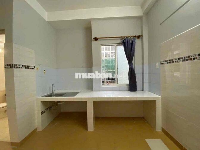 CHO THUÊ NHÀ NGUYÊN CĂN, TẦNG 2 LẦU ĐÚC TIỆN NGHI GIÁ RẺ TRUNG TÂM Q10