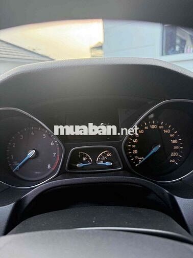 Ford Focus Tự động màu Đỏ