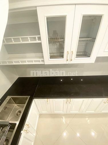 Cho thuê nhà ngõ 20 Cát Linh, DTSD 90m2, 3 tầng