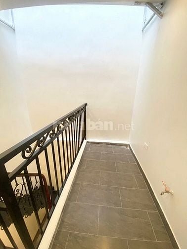Cho thuê nhà ngõ 20 Cát Linh, DTSD 90m2, 3 tầng