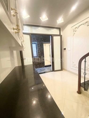 Cho thuê nhà ngõ 20 Cát Linh, DTSD 90m2, 3 tầng