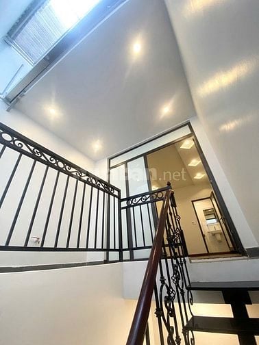 Cho thuê nhà ngõ 20 Cát Linh, DTSD 90m2, 3 tầng