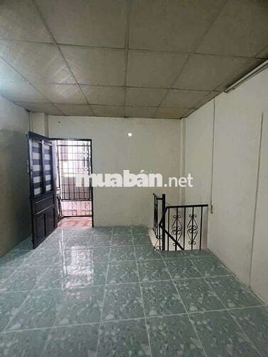 Cho thuê nhà đường Hưng Phú P9.Q8 DT.4m×5m } 1 Lầu 1 Phòng 1 toilet.