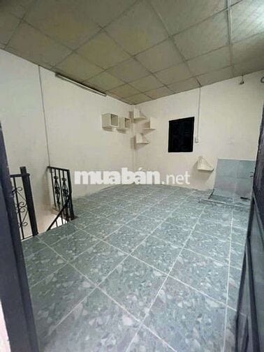 Cho thuê nhà đường Hưng Phú P9.Q8 DT.4m×5m } 1 Lầu 1 Phòng 1 toilet.