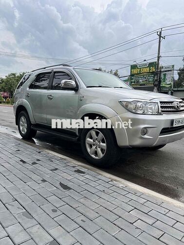 Toyota Fortuner 2011 máy dầu số sàn