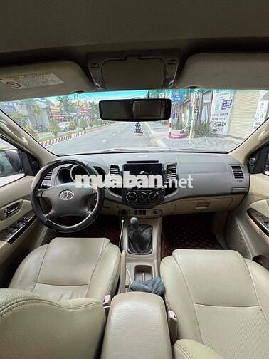 Toyota Fortuner 2011 máy dầu số sàn