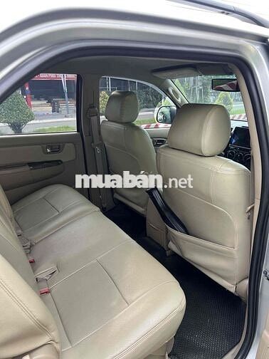 Toyota Fortuner 2011 máy dầu số sàn