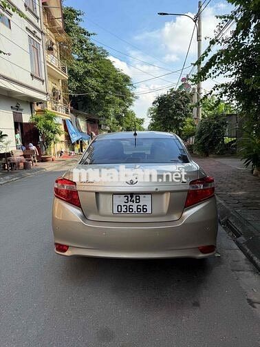 Toyota Vios E Số sàn Vàng cát